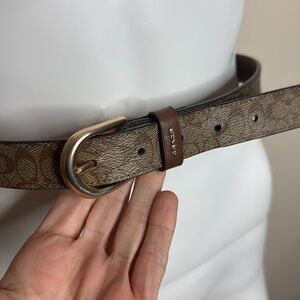 Coach signature C brown tan belt women’s smell